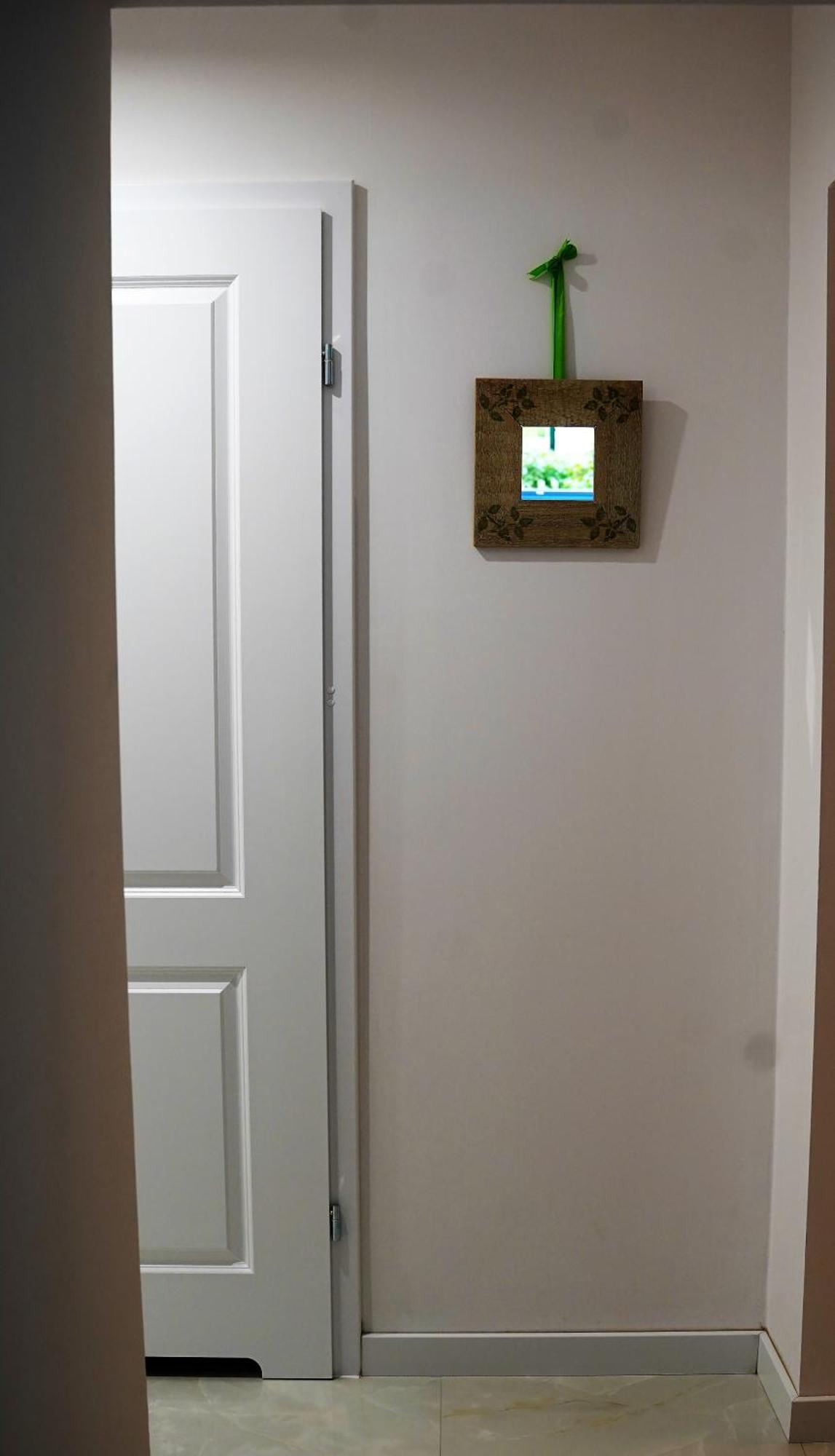 Nice Apartament With Small Tub Warsawa Bagian luar foto