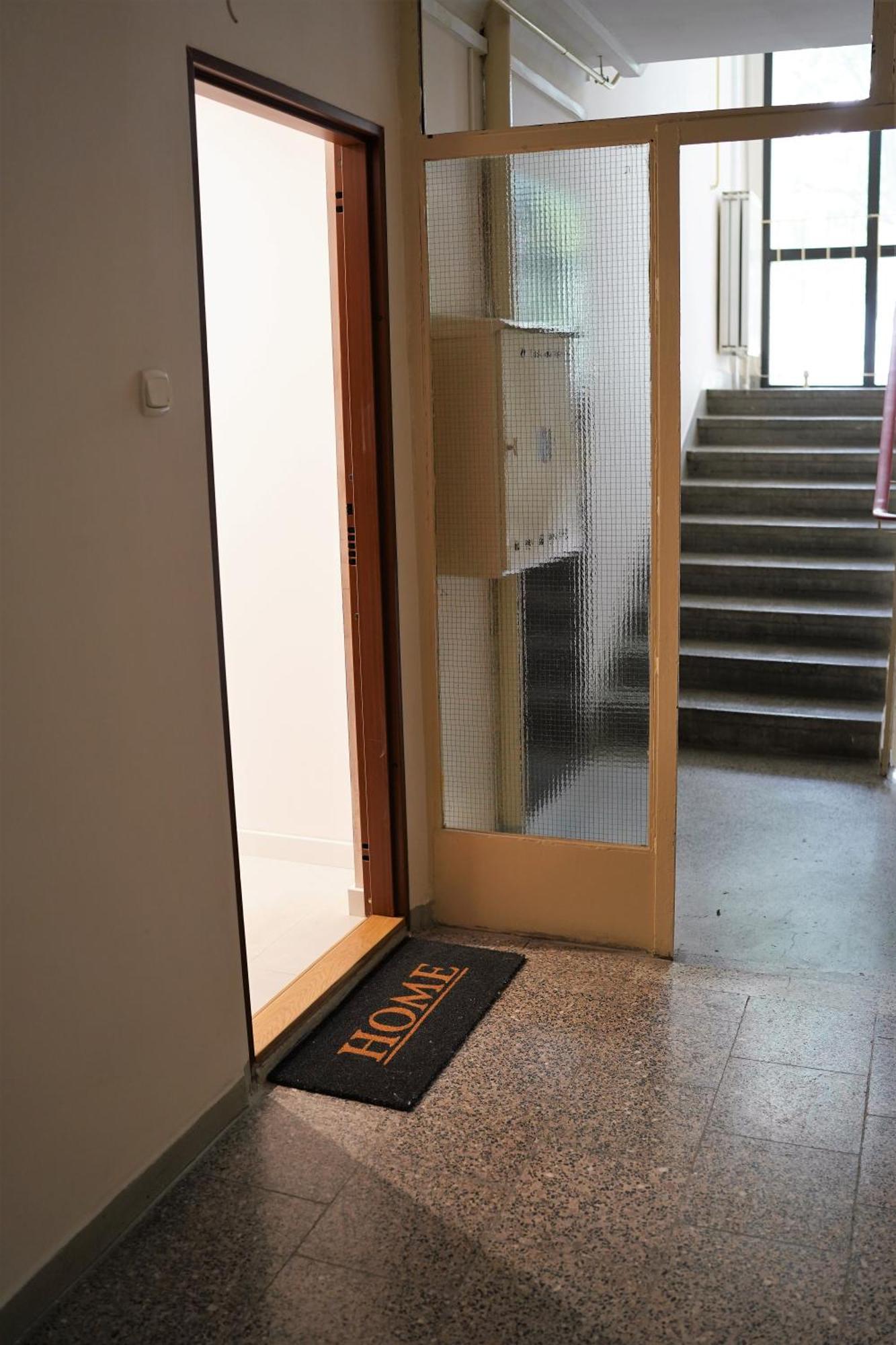 Nice Apartament With Small Tub Warsawa Bagian luar foto